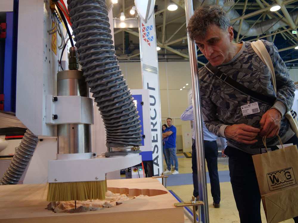 Фрезерный станок Wattsan на выставке ЛесДревМаш-2022